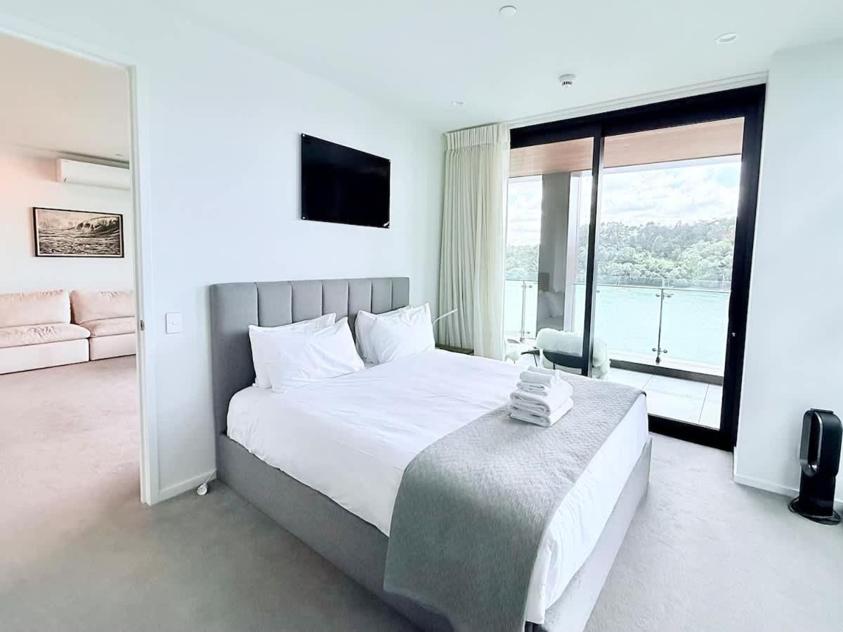Catalina Bay 2br Work-friendly W Balcony Views Apartment